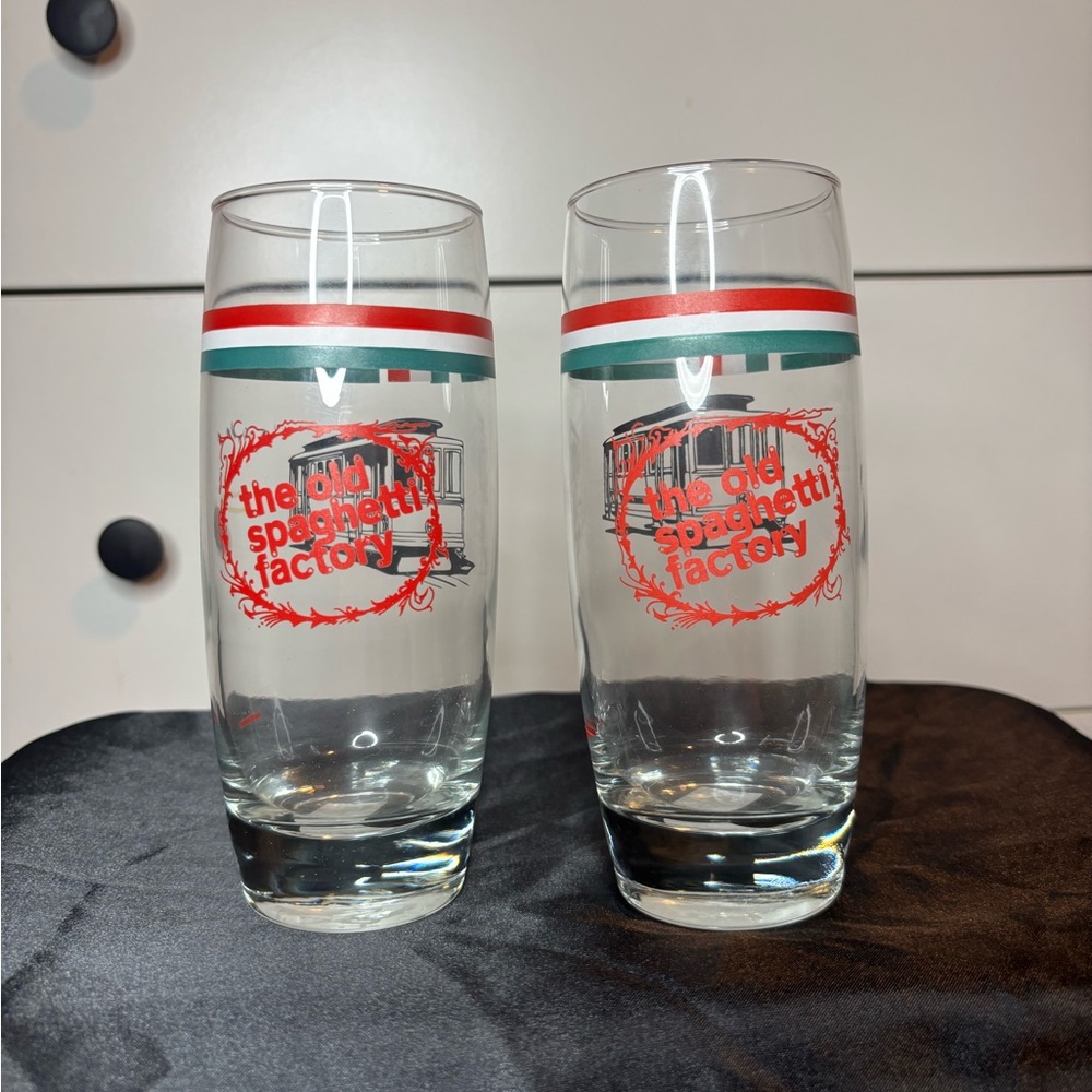 Old Spaghetti Factory Glass Set